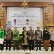 Narasumber diskusi nilai-nilai Pancasila dalam lakon dan karakter wayang di UGM