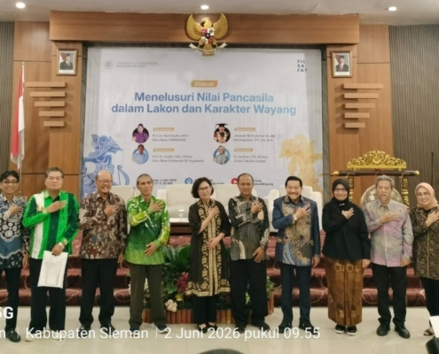 Narasumber diskusi nilai-nilai Pancasila dalam lakon dan karakter wayang di UGM